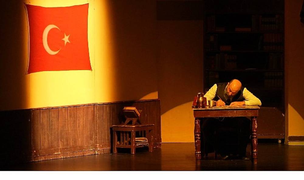İstiklal Şairi Akif'e tiyatro sahnesinde vefa