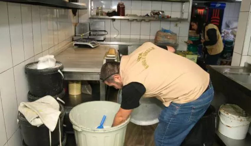 Adana! Mide bulandıran görüntüye cep yakan ceza