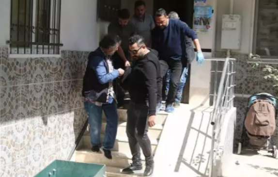 Antalya'da aile dehşeti: Babasını 5 bı&ccedil;ak darbesiyle &ouml;ld&uuml;rd&uuml;