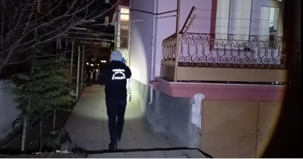 Evde ölü bulundu, misafirliğe gelen arkadaşı gözaltına alındı